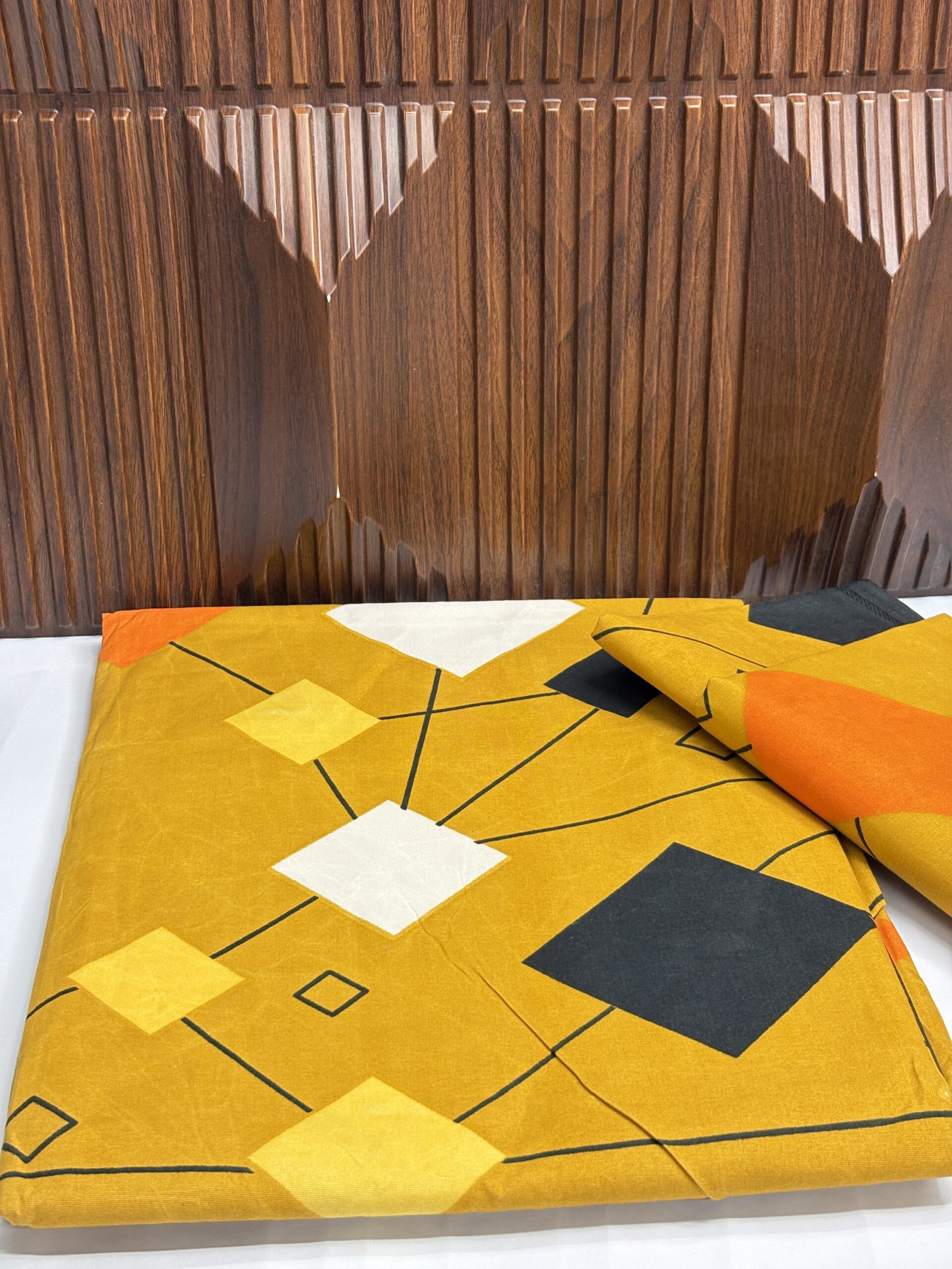 6X6 BEDSHEET WITH 2 PILLOW COVERS